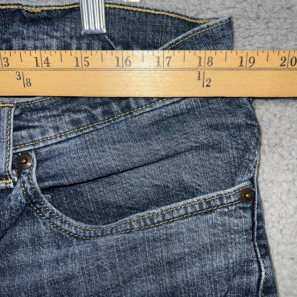 Levis levi signature